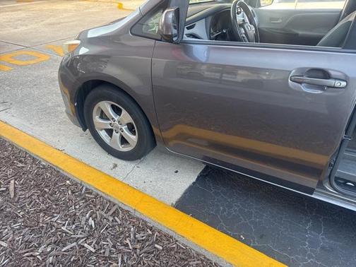 2015 Toyota Sienna LE