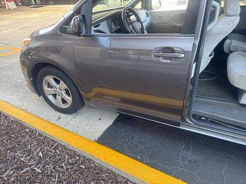 2015 Toyota Sienna LE