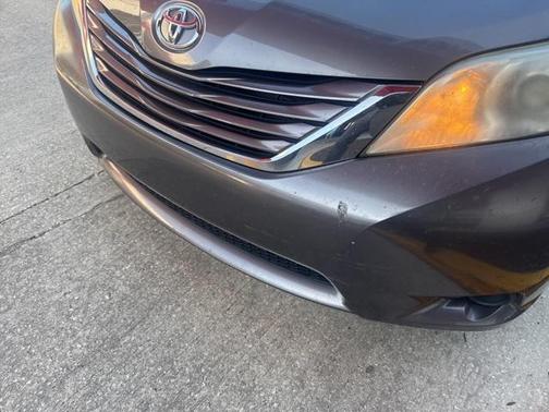 2015 Toyota Sienna LE