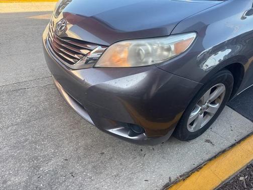 2015 Toyota Sienna LE