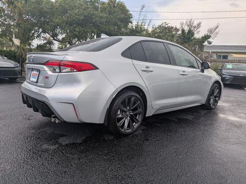 Classic Silver Metallic 2026 Toyota Corolla SE