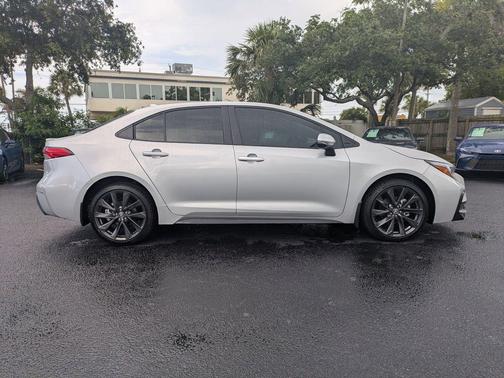 Classic Silver Metallic 2026 Toyota Corolla SE