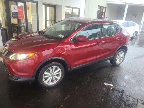 Scarlet 2019 Nissan Rogue Sport SV