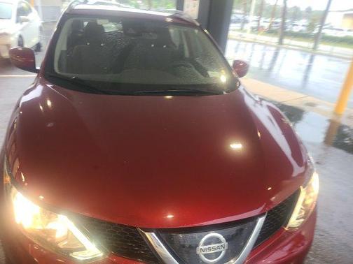 Scarlet 2019 Nissan Rogue Sport SV