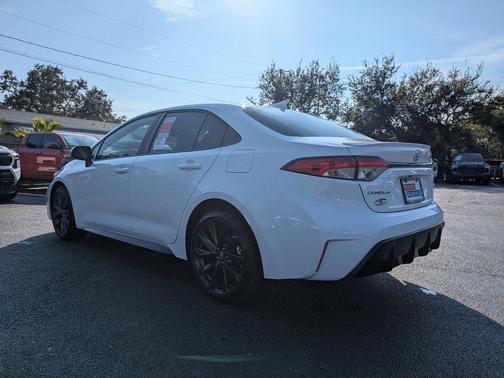 Ice Cap 2026 Toyota Corolla SE
