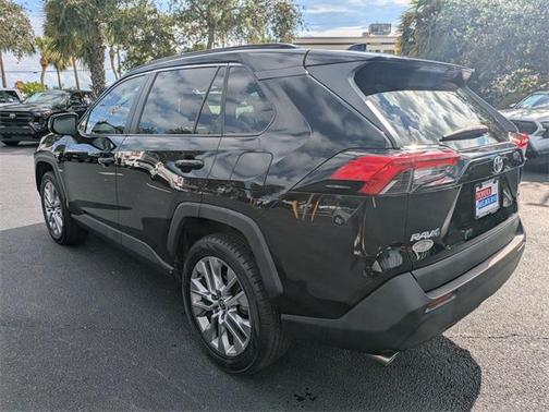 2021 Toyota RAV4 XLE Premium