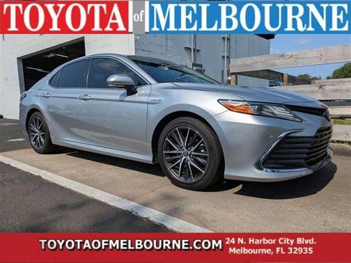 2021 Toyota Camry Hybrid XLE