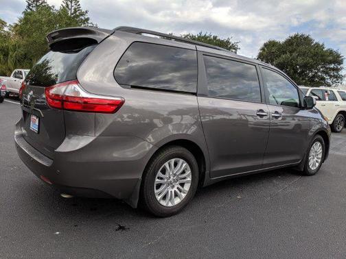 2017 Toyota Sienna Limited