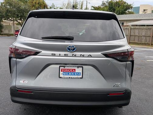 Celestial Silver Metallic 2025 Toyota Sienna XLE