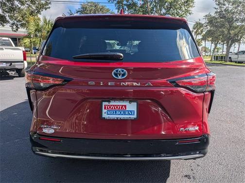2025 Toyota Sienna Platinum 7 Passenger