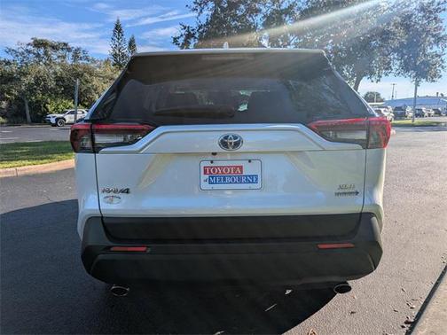 2023 Toyota RAV4 Hybrid XLE Premium
