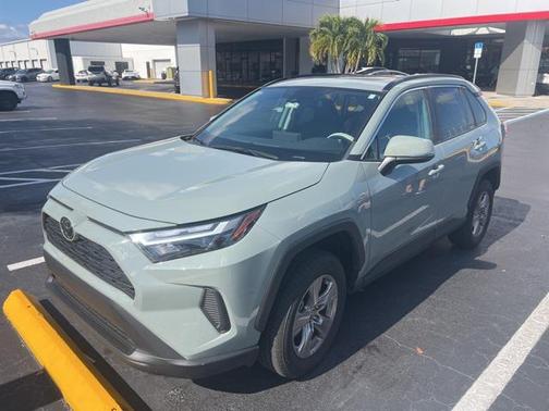 2023 Toyota RAV4 XLE