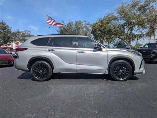 2023 Toyota Highlander XSE