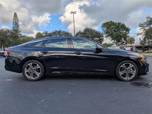 2022 Kia K5 EX
