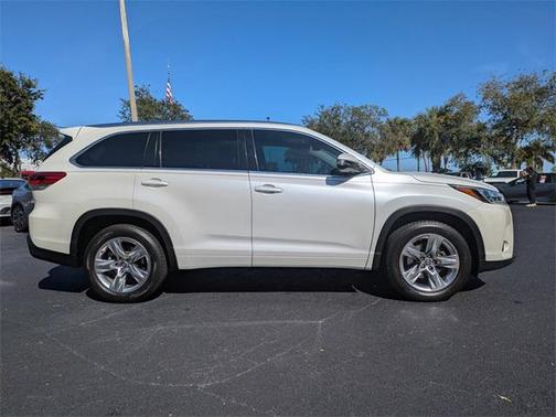 2017 Toyota Highlander Limited