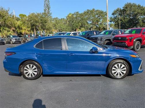 2024 Toyota Camry Hybrid LE
