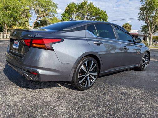 2020 Nissan Altima SR FWD
