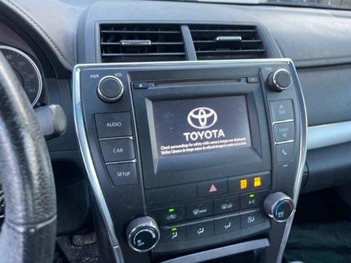 Photo 5 of 5 of 2015 Toyota Camry SE
