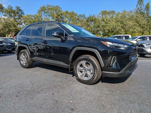 2025 Toyota RAV4 XLE