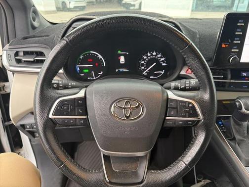 2022 Toyota Sienna XLE