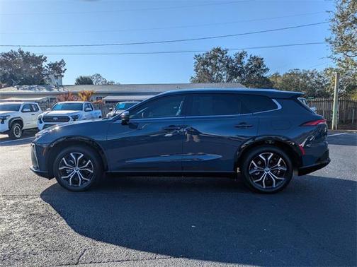 2026 Toyota Crown Signia XLE