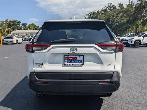 2022 Toyota RAV4 LE