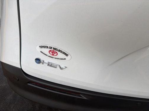 Wind Chill Pearl 2025 Toyota Sienna XLE