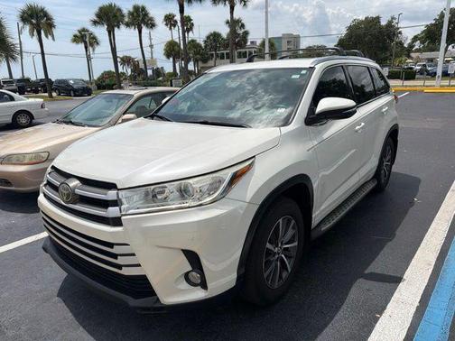 Blizzard Pearl 2018 Toyota Highlander XLE