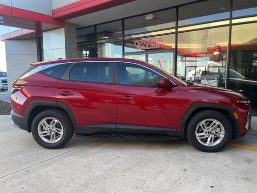 2025 Hyundai TUCSON SE