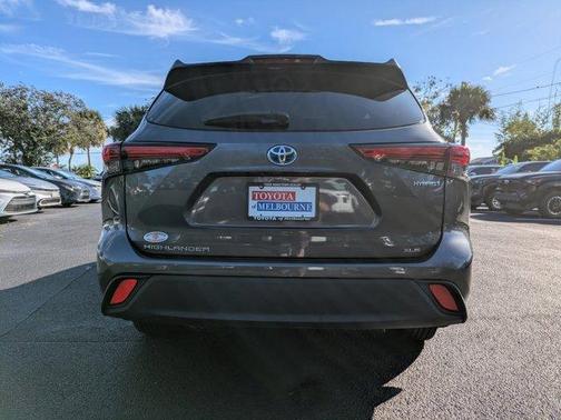 2021 Toyota Highlander Hybrid XLE