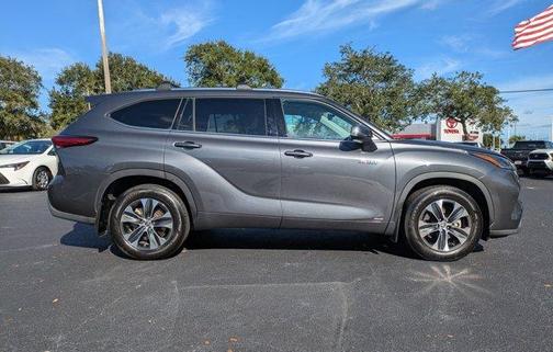2021 Toyota Highlander Hybrid XLE
