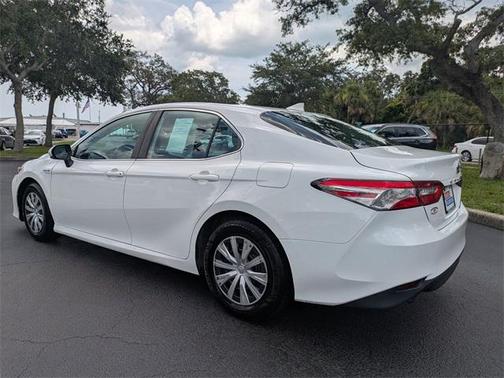 2020 Toyota Camry Hybrid LE