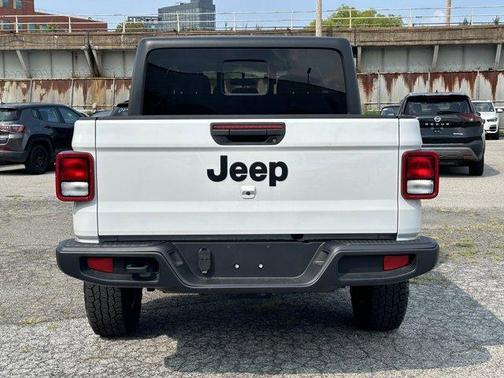 2023 Jeep Gladiator Sport