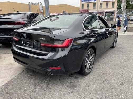 2022 BMW 330 i xDrive