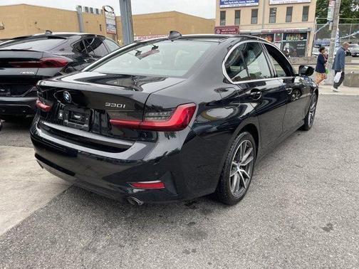 2022 BMW 330 i xDrive