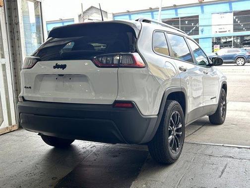 2023 Jeep Cherokee Altitude Lux