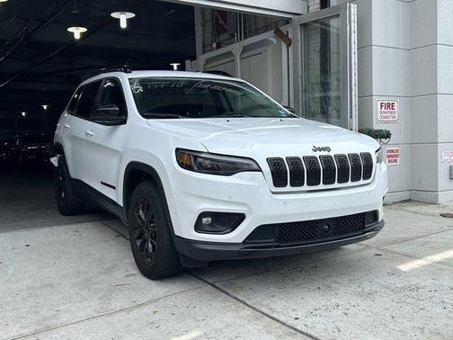 2023 Jeep Cherokee Altitude Lux