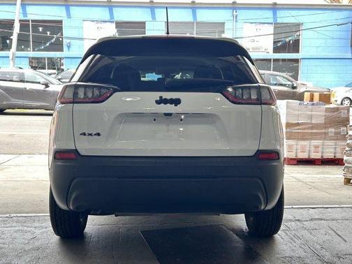 2023 Jeep Cherokee Altitude Lux