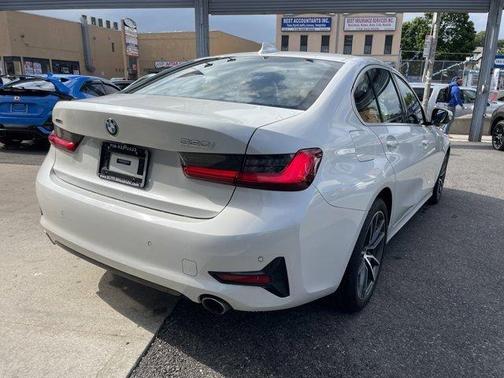 2021 BMW 330 i xDrive
