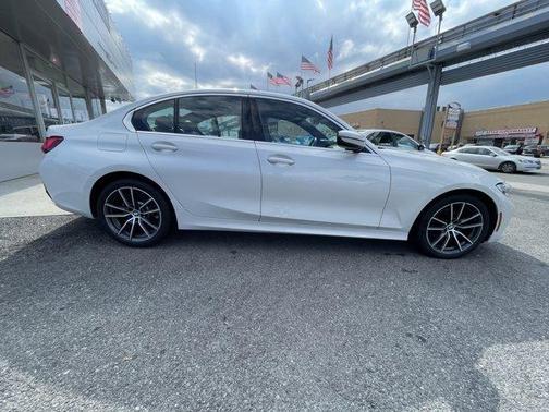2021 BMW 330 i xDrive