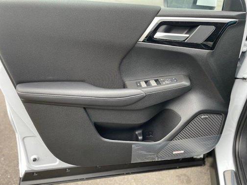 2025 Mitsubishi Outlander ES