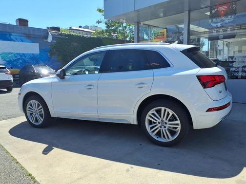 Ibis White 2020 Audi Q5 40 Premium Plus