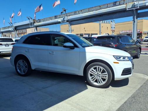 Ibis White 2020 Audi Q5 40 Premium Plus