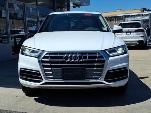 Ibis White 2020 Audi Q5 40 Premium Plus
