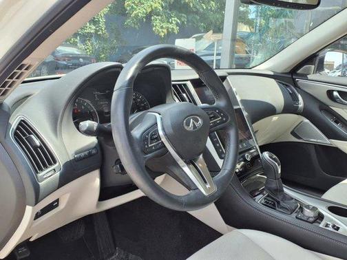 2022 INFINITI Q50 LUXE