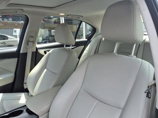 2022 INFINITI Q50 LUXE