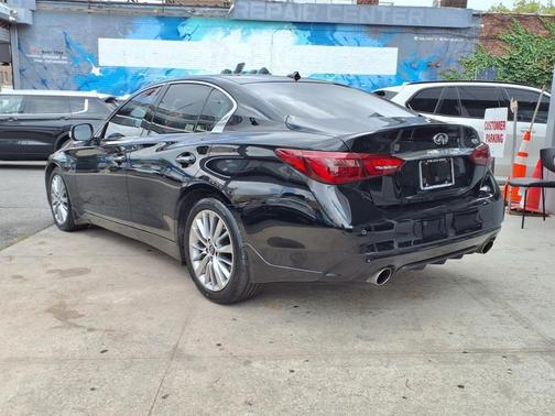 2023 INFINITI Q50 LUXE