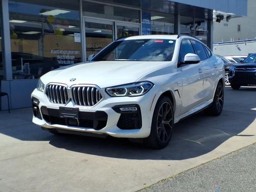 White 2021 BMW X6 xDrive40i