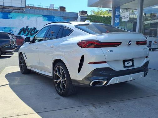 White 2021 BMW X6 xDrive40i