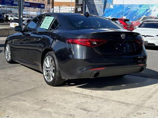 2023 Alfa Romeo Giulia Base